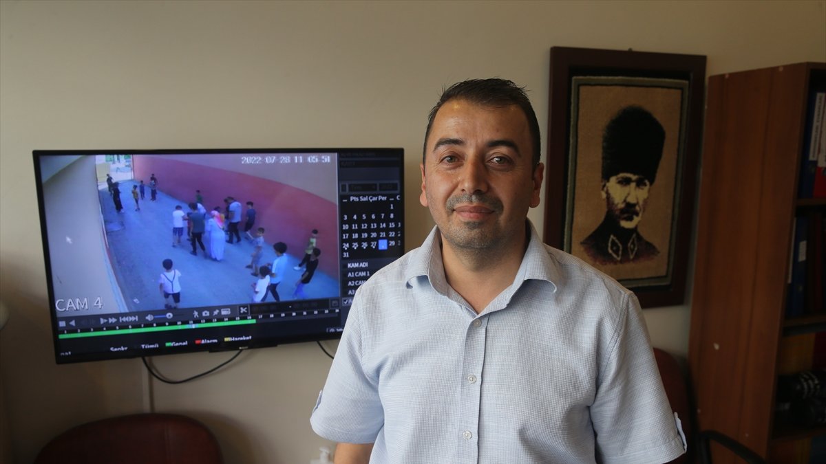 Malatya'da boğazına madeni para kaçan öğrenciyi okul müdürü kurtardı