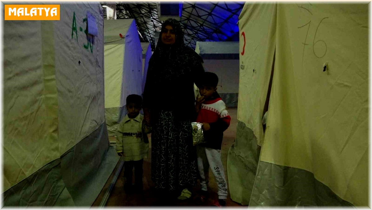 Malatya'da boğazına şeker kaçan çocuğun kurtarıldığı anlar kameraya yansıdı