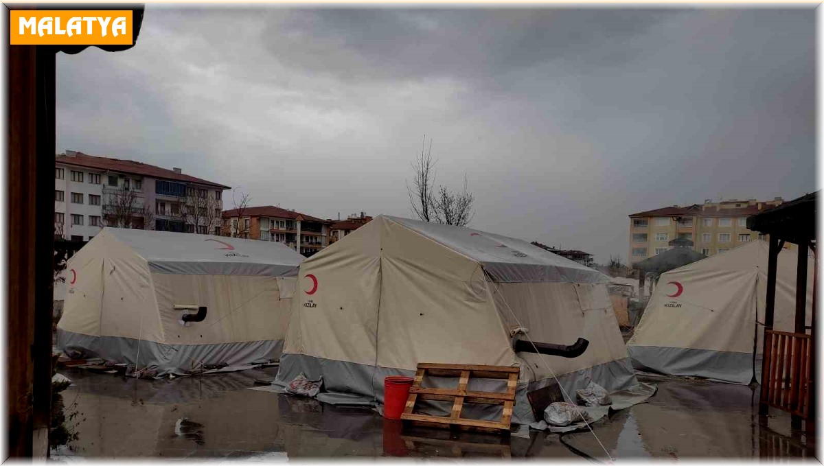 Malatya'da çadırları su bastı