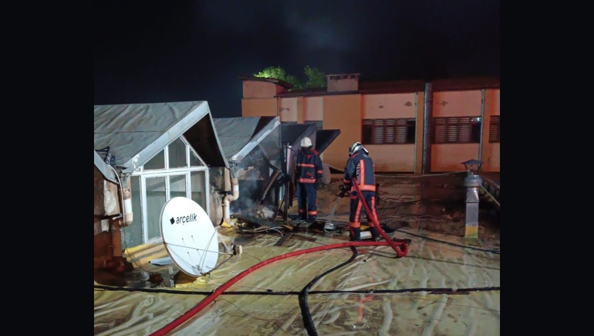 Malatya'da çatı yangını korkuttu