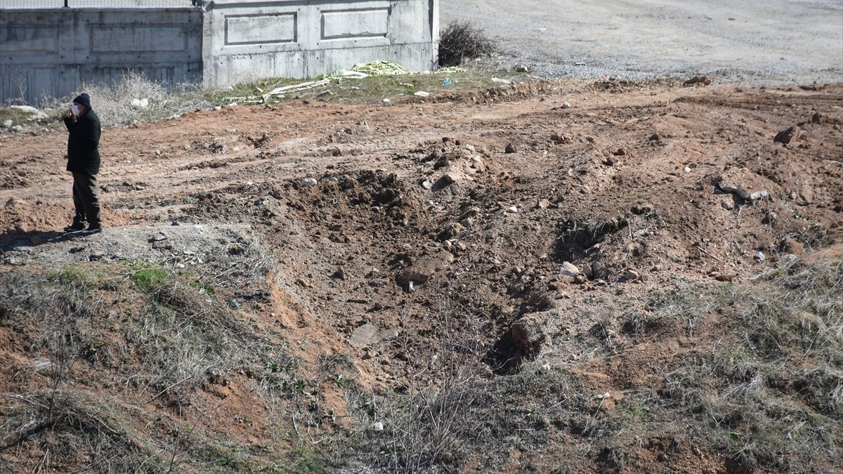 Malatya'da çocukken buldukları top mermisini gömen kişilerin ihbarıyla ortaya çıkarılan mermi imha edildi