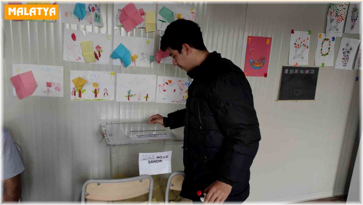 Malatya'da Cumhurbaşkanlığı için oy kullanma işlemi sürüyor