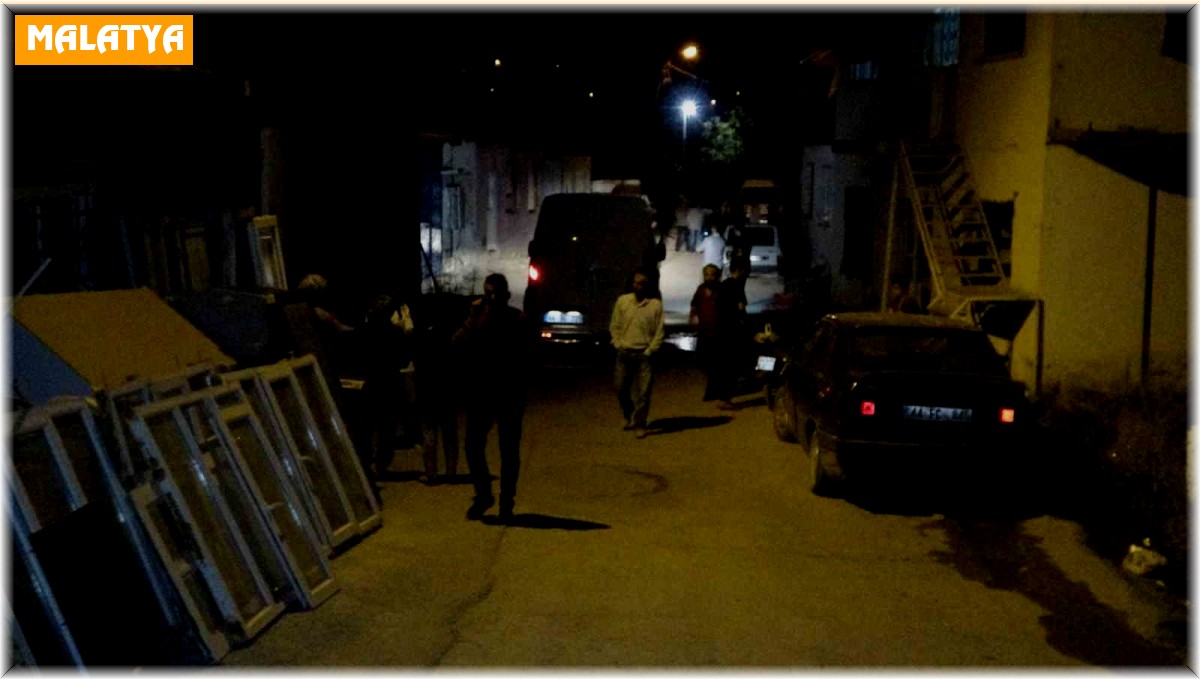 Malatya'da dehşete düşüren olay: Husumetlisinin boğazını bıçakla kesip canlı yayın yaptı