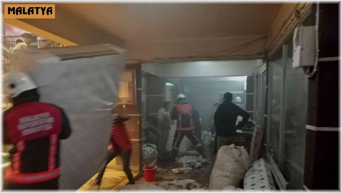 Malatya'da depo yangını