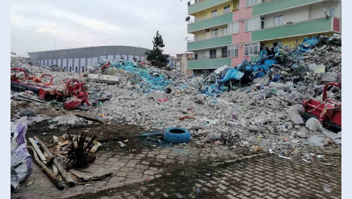 Malatya'da depremde 19 kişiye mezar olan Ermeç Apartmanı davasında 6'ncı duruşma