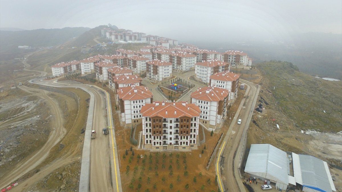 Malatya'da depremin izleri devletin yardım eliyle siliniyor