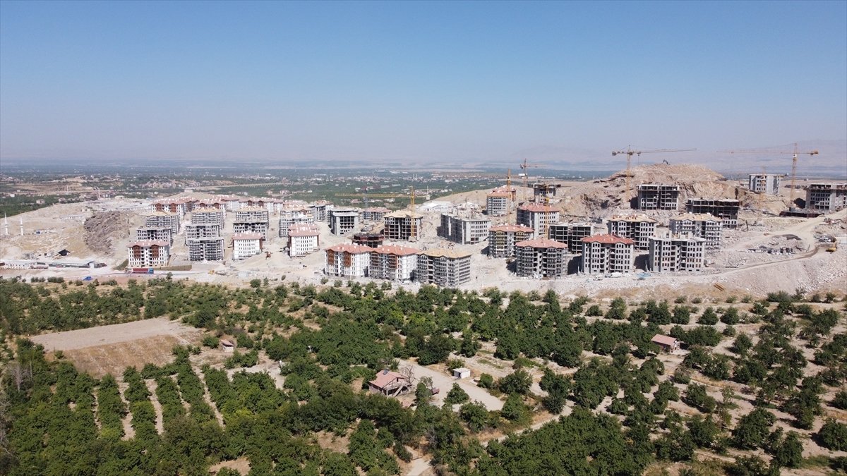 Malatya'da depremzedeler için yapılan konutların ilk etabında sona yaklaşıldı