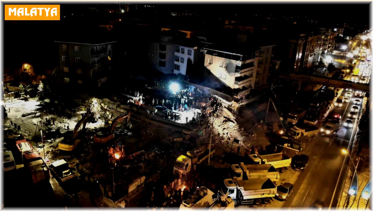 Malatya'da ekiplerin gece çalışması havadan görüntülendi