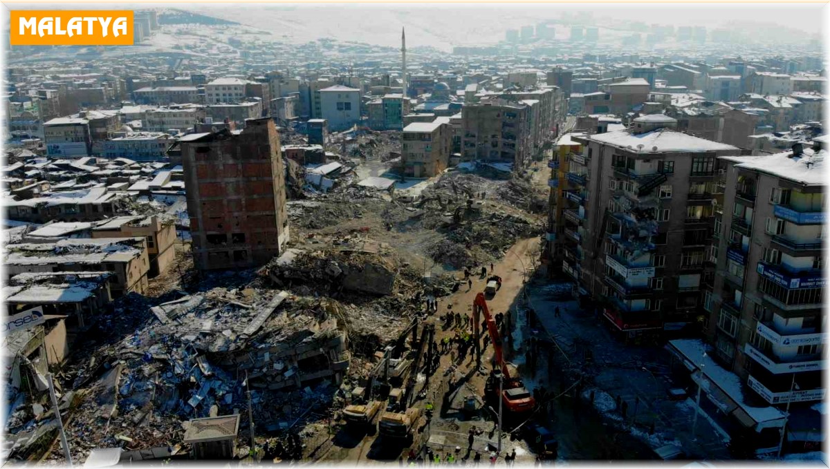 Malatya'da enkaz kaldırma çalışmaları havadan görüntülendi