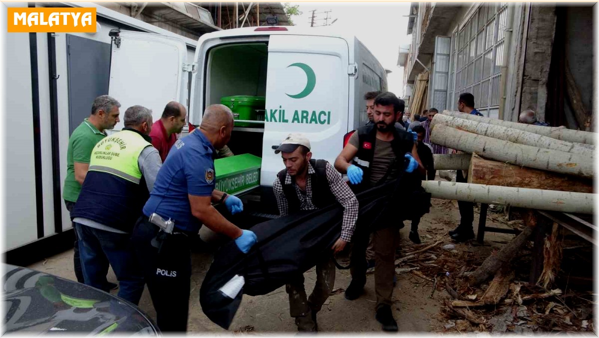 Malatya'da esnaf oğlu tarafından ölü bulundu