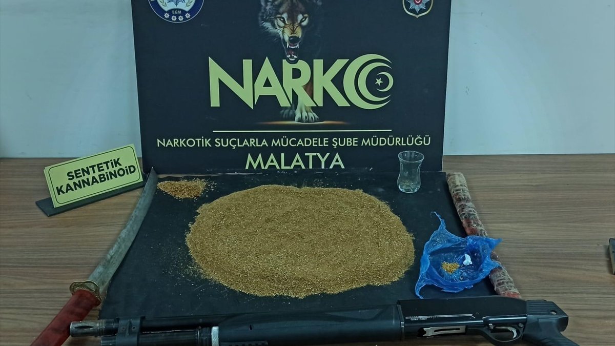 Malatya'da evinde uyuşturucu ve uzun namlulu silah ele geçirilen zanlı tutuklandı