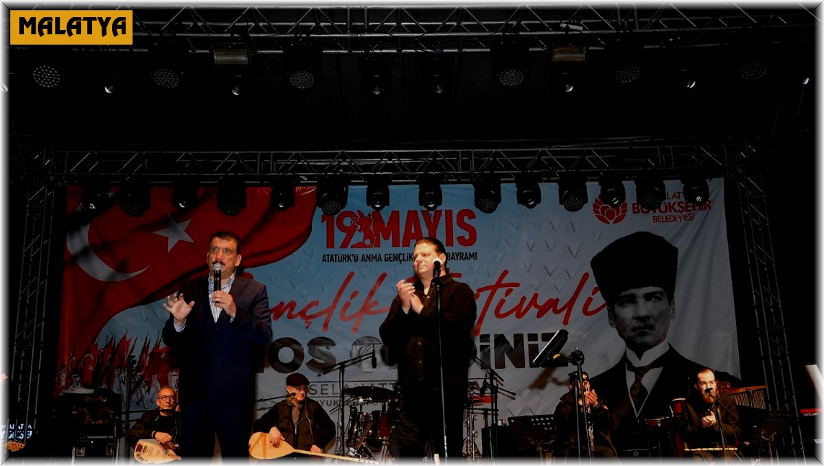 Malatya'da gençler konser ile coştu