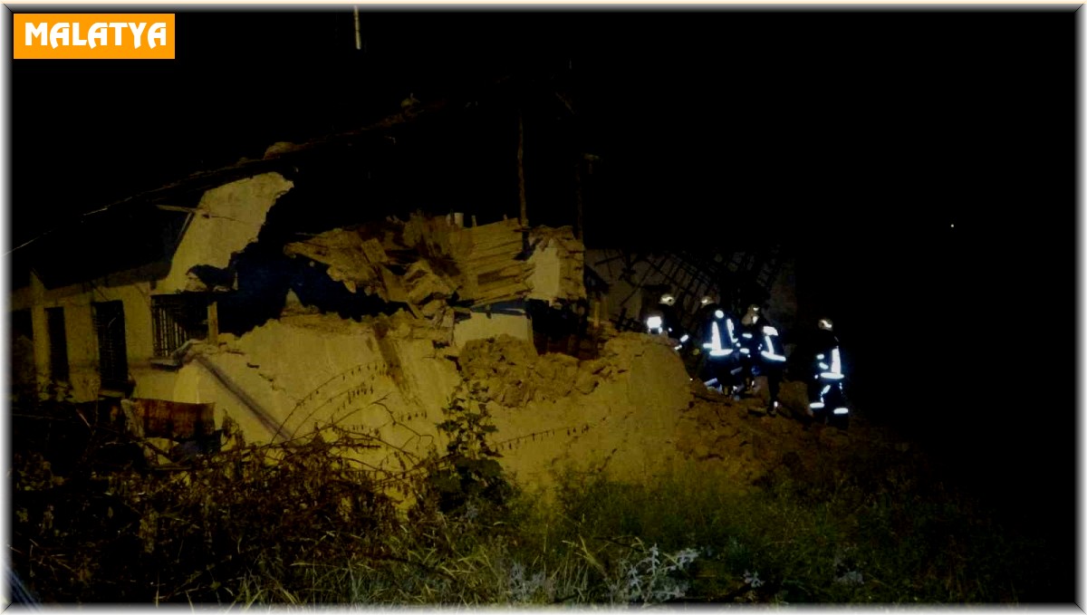 Malatya'da hasarlı evde göçük meydana geldi