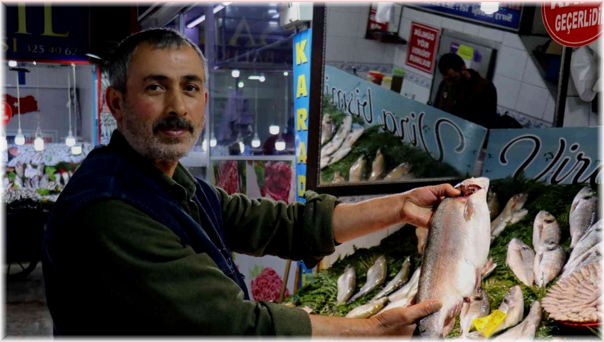 Malatya'da havalar soğudu balığa talep arttı