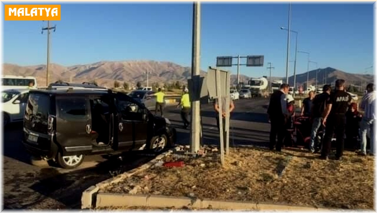 Malatya'da iki araç çarpıştı: 3 yaralı