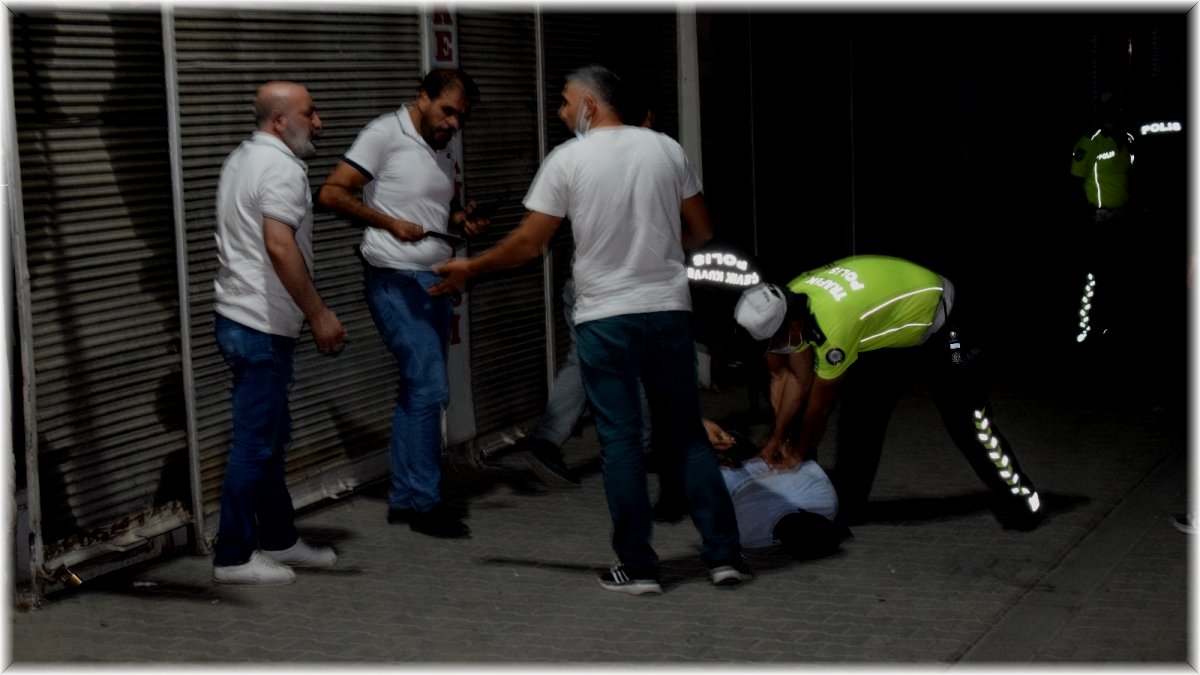 Malatya'da iki grup arasında bıçaklı sopalı kavga: 4 yaralı