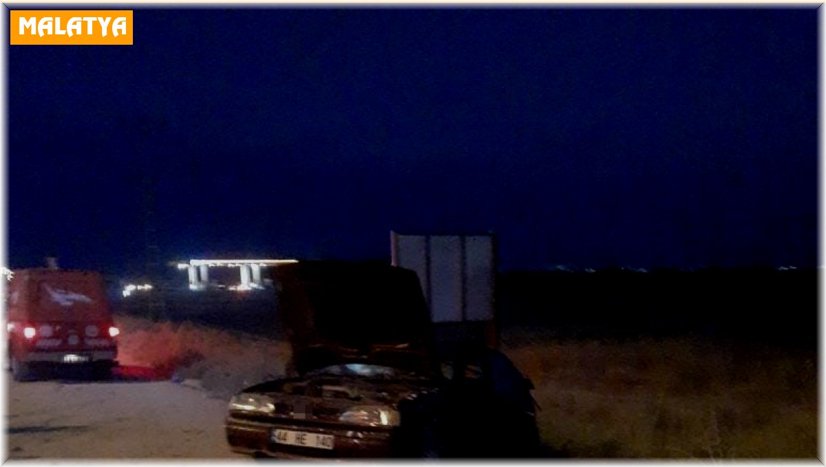 Malatya'da iki otomobil çarpıştı: 3 yaralı