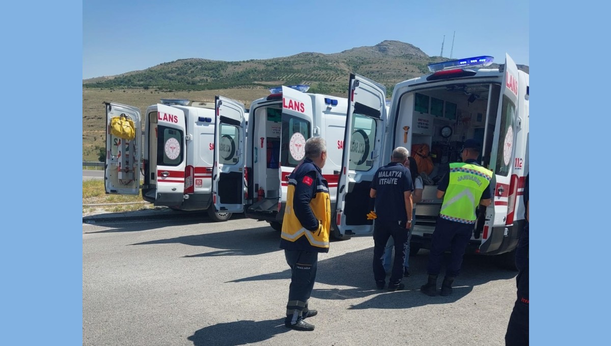 Malatya'da iki otomobil çarpıştı: 4 yaralı