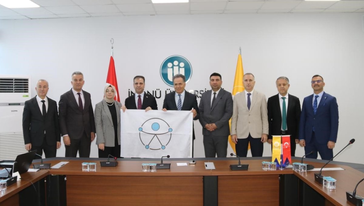 Malatya'da İnönü Üniversitesi Merkez Kütüphanesi'ne erişilebilirlik ödülü