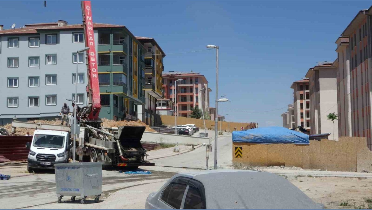 Malatya'da inşaat alanındaki çukura düşen işçi yaralandı