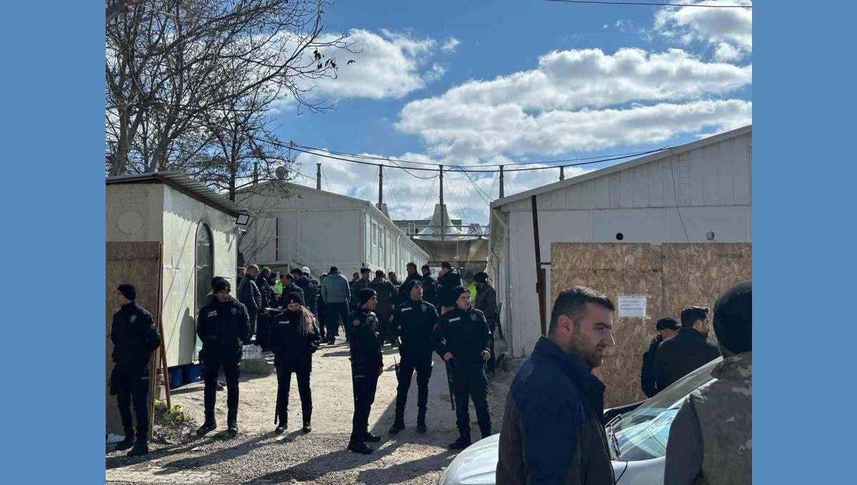 Malatya'da inşaat işçilerinin "horlama" kavgası: 15 yaralı