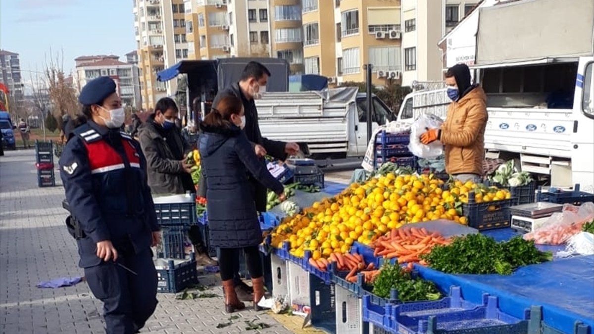 Malatya'da jandarma ekipleri Kovid-19 tedbirlerine uymayan 46 kişiye ceza kesti