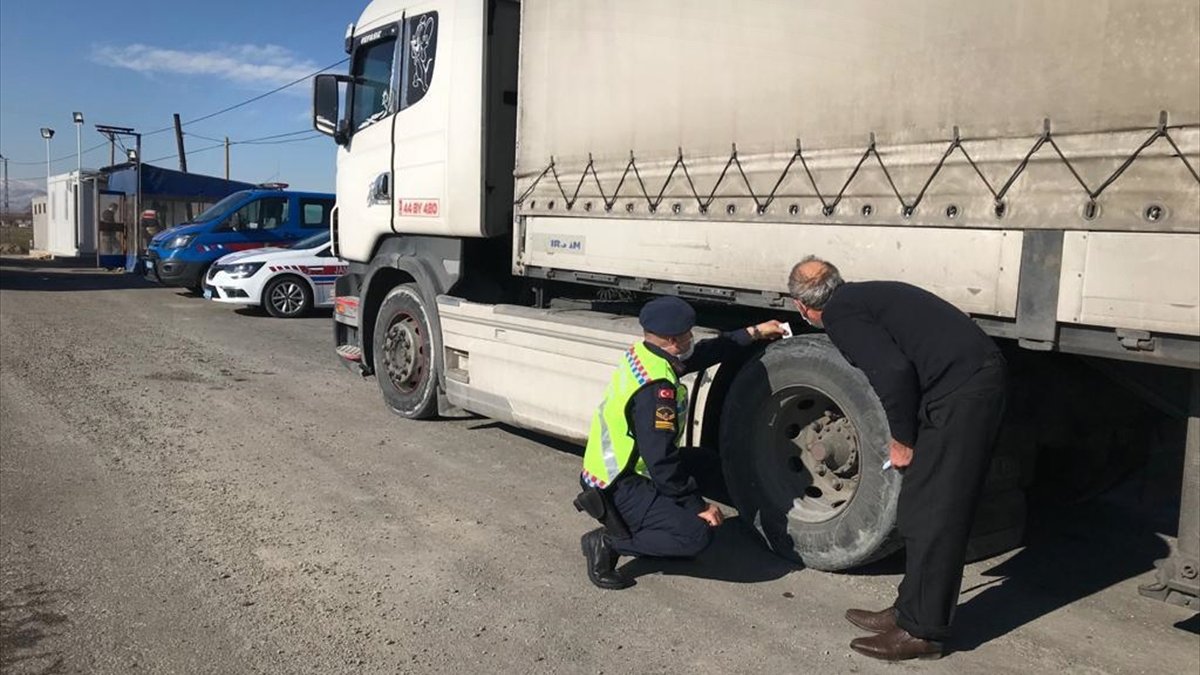 Malatya'da jandarma kent genelinde drone ile denetim yaptı