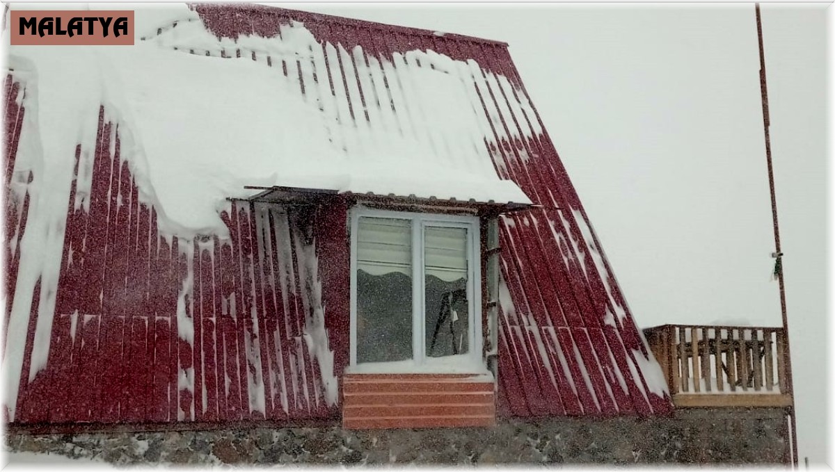 Malatya'da kar kimine çile kimine keyif