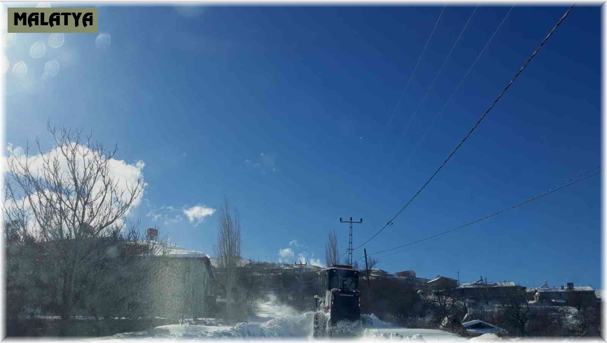 Malatya'da kar mesaisi devam ediyor