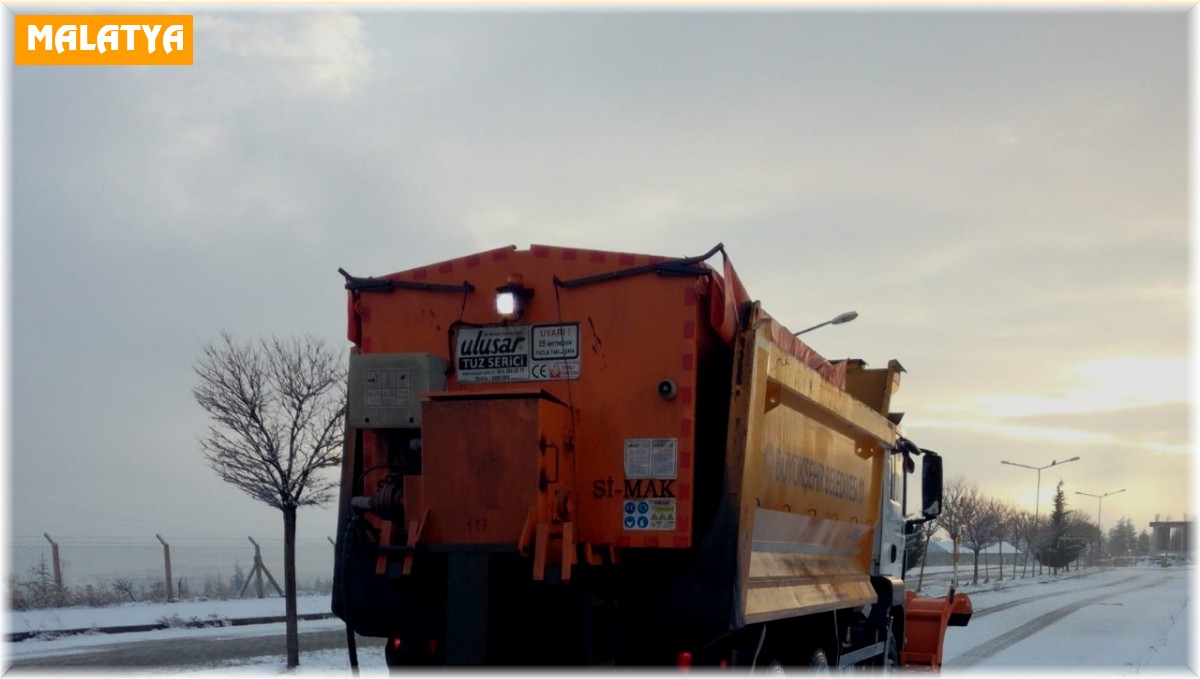 Malatya'da kar nedeniyle 14 mahalle yolu ulaşıma kapandı