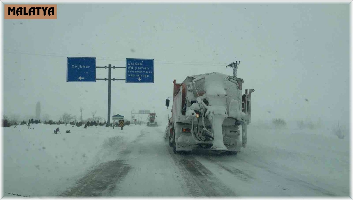 Malatya'da kar nedeniyle 524 mahallenin yolu kapandı