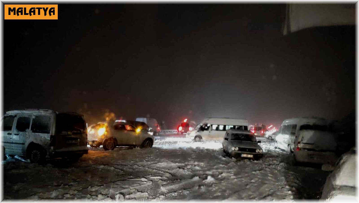 Malatya'da kar ulaşımı olumsuz etkiledi