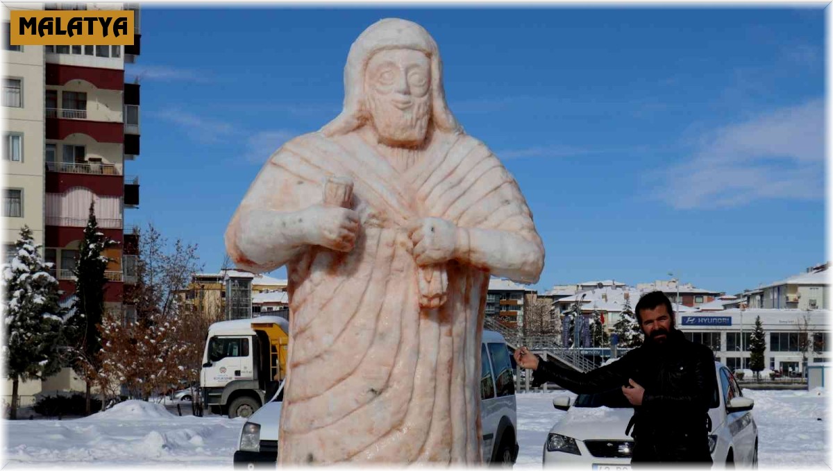Malatya'da kardan dev Tarhunza heykeli yoğun ilgi görüyor