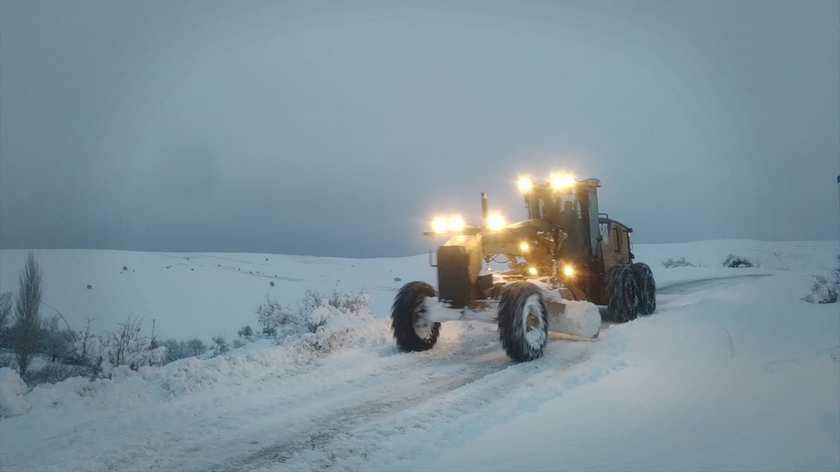 Malatya'da karla mücadele çalışması
