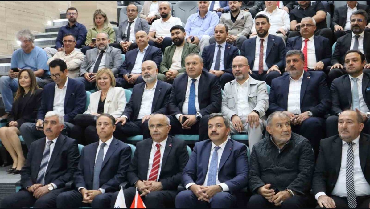 Malatya'da Kenan Işık Amfisi açıldı