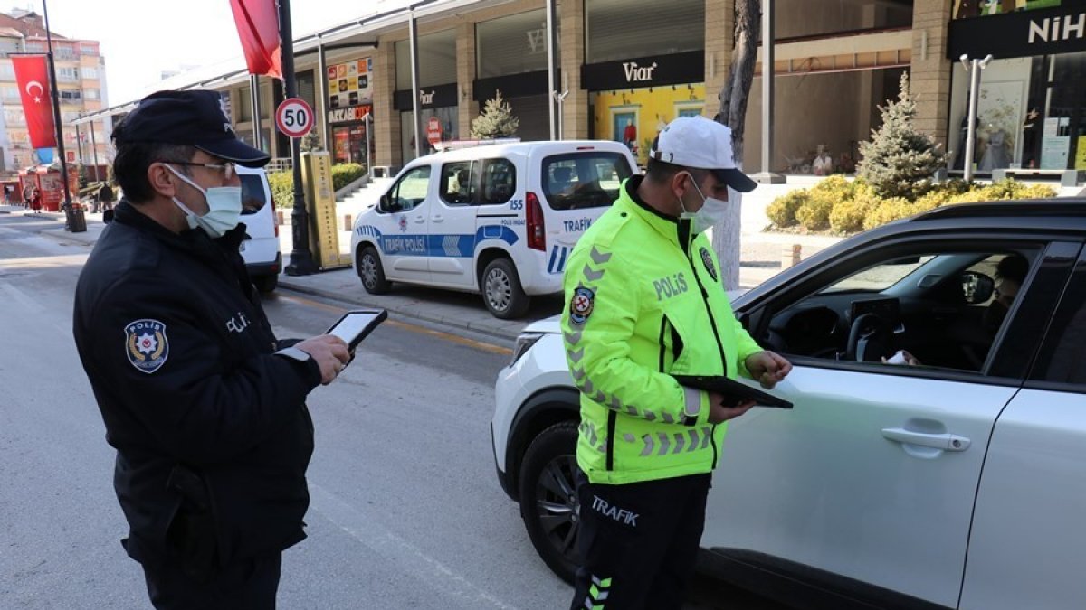 Malatya'da kısıtlamayı ihlal eden 21 kişiye ceza