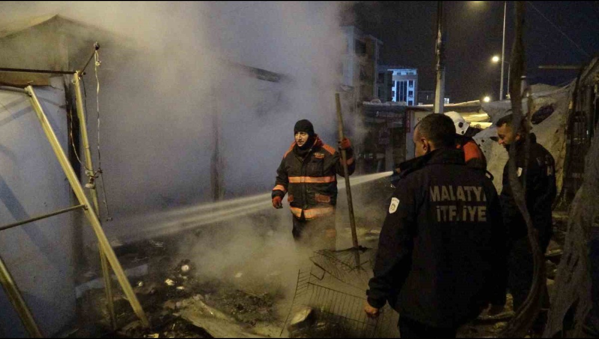 Malatya'da konteyner çarşıda yangın: 1 yaralı