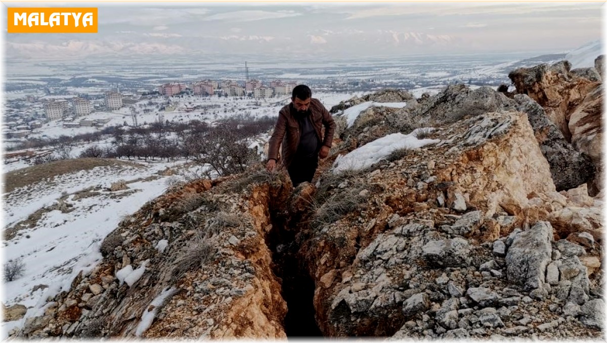 Malatya'da korkunç manzara: Deprem dağı ikiye böldü