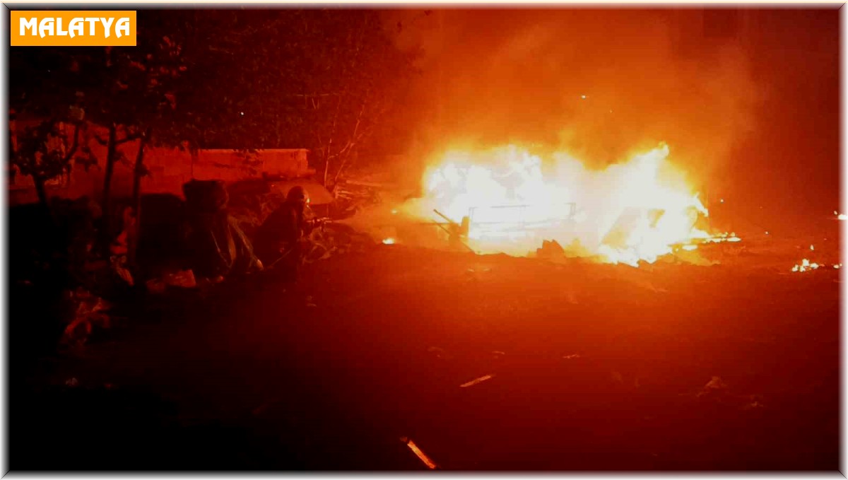 Malatya'da korkutan çadır yangını