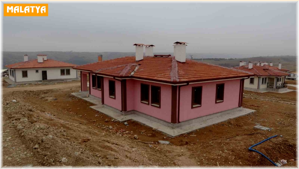 Malatya'da köy evlerinin teslimine başlanıldı