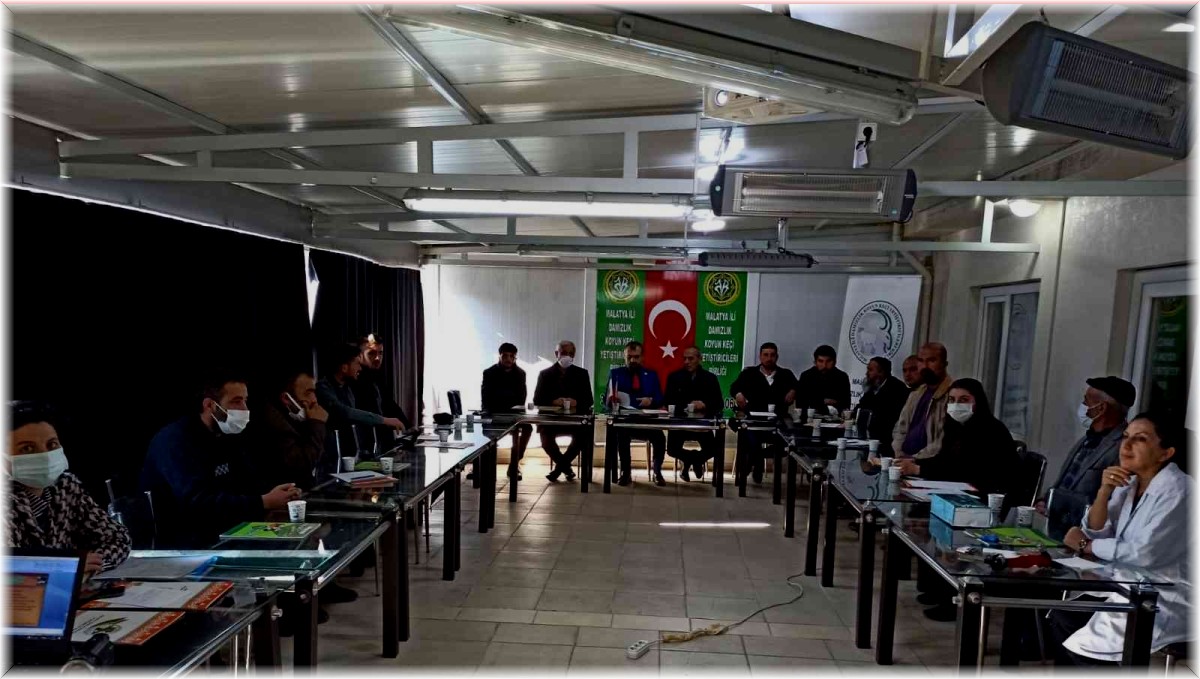 Malatya'da koyun kırkma kursu açıldı