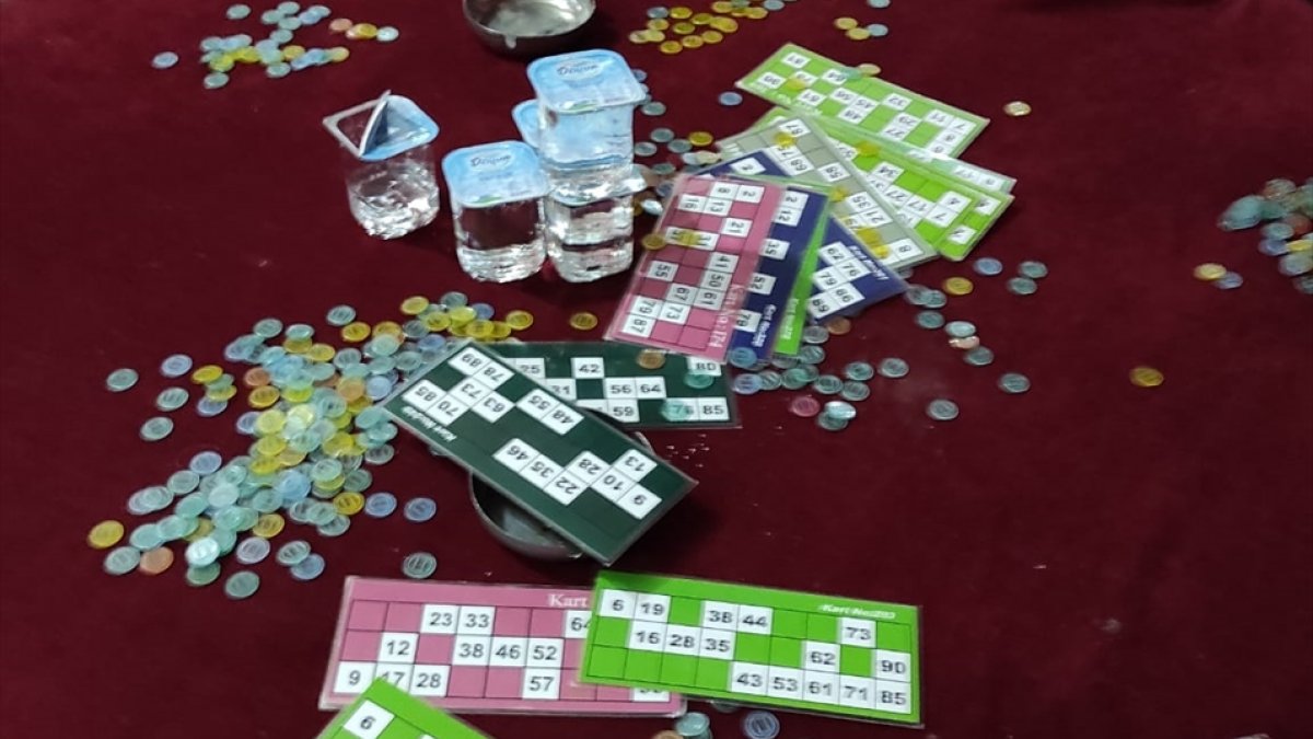 Malatya'da kumar oynayan 37 kişiye 45 bin 325 lira ceza kesildi