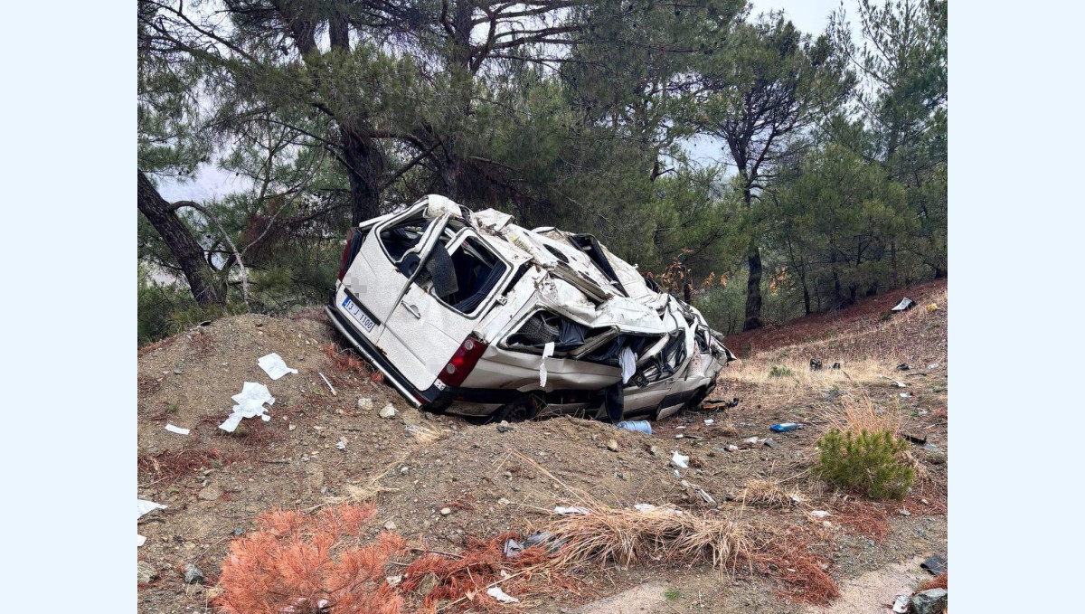 Malatya'da minibüs şarampole devrildi: 1 yaralı