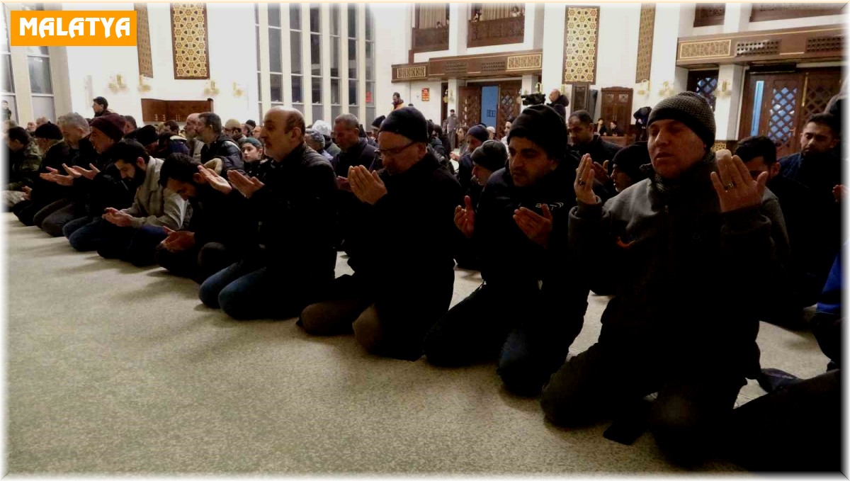 Malatya'da Miraç Kandili dualarla idrak edildi