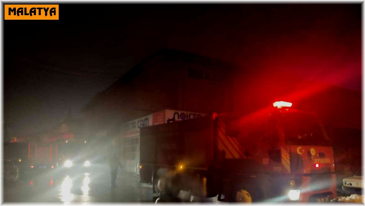 Malatya'da mobilya dükkanında yangın