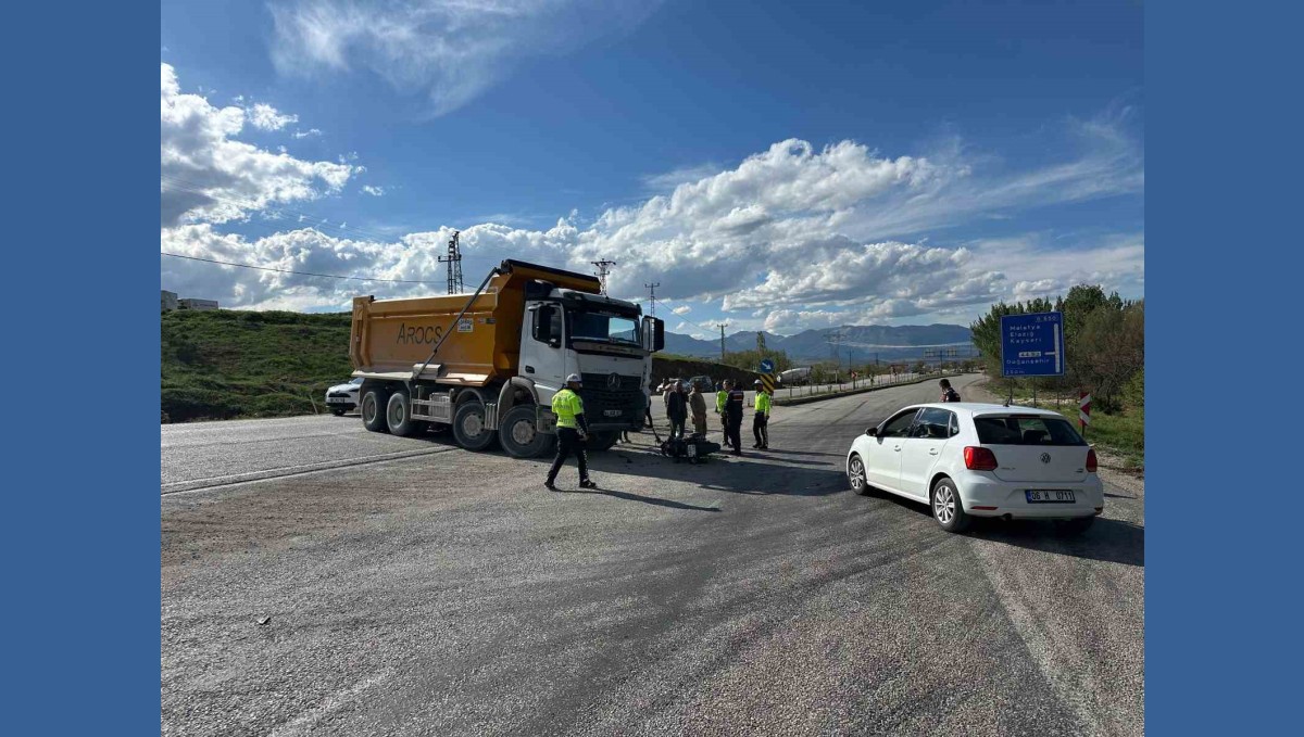 Malatya'da motosikletle kamyon çarpıştı: 1 yaralı