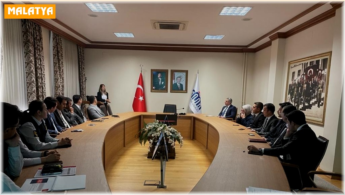 Malatya'da mülki amirlere kadına şiddet konusunda bilgilendirme