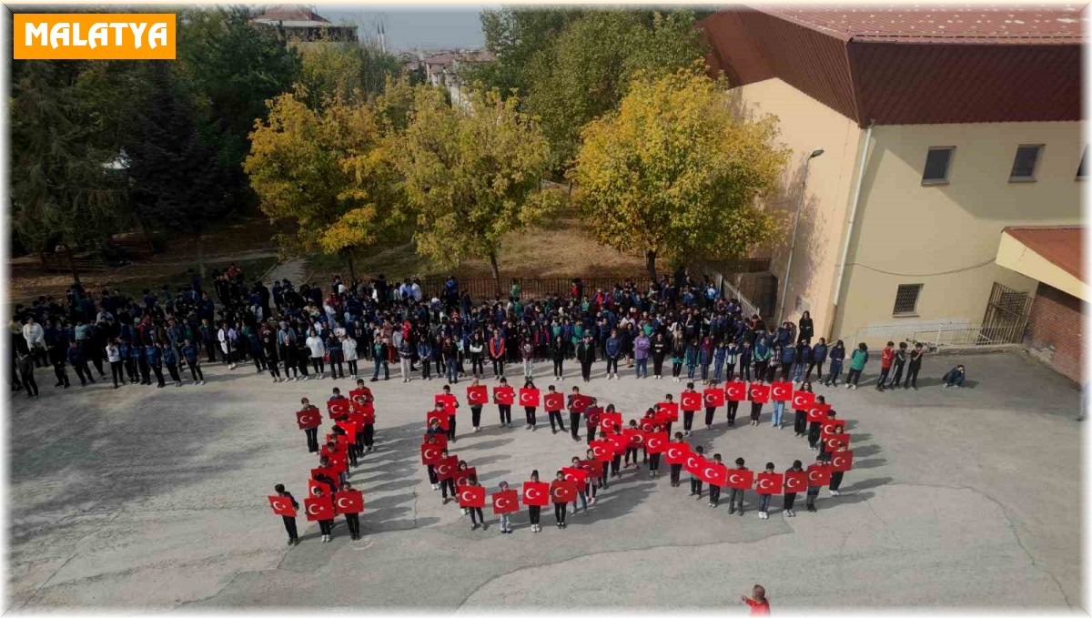 Malatya'da öğrencilerden Cumhuriyet'in 100. yılına özel koreografi