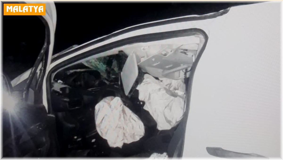 Malatya'da otomobil şarampole uçtu: 1 ölü, 1 yaralı