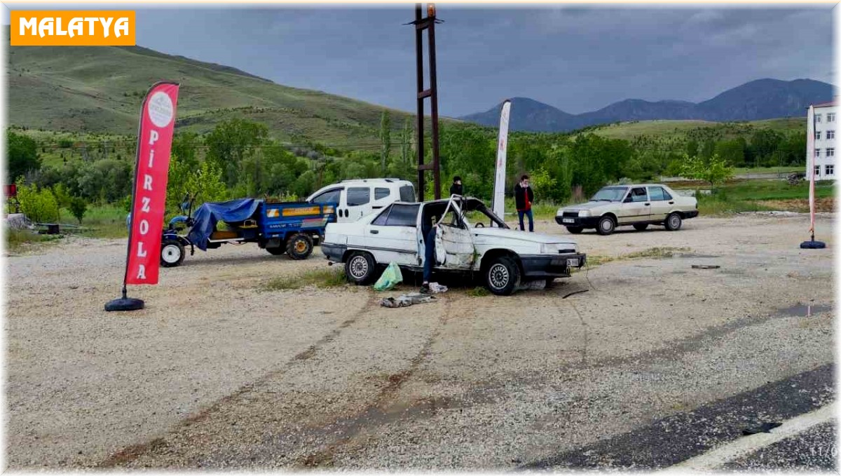 Malatya'da otomobil takla attı: 2 yaralı
